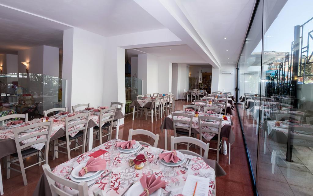 Hotel Sayonara Cattolica Exterior photo