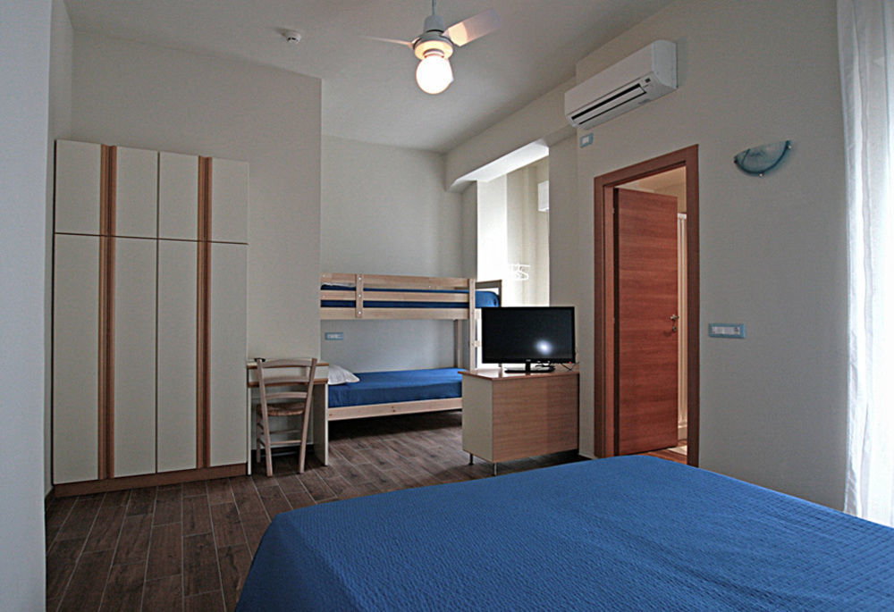 Hotel Sayonara Cattolica Exterior photo
