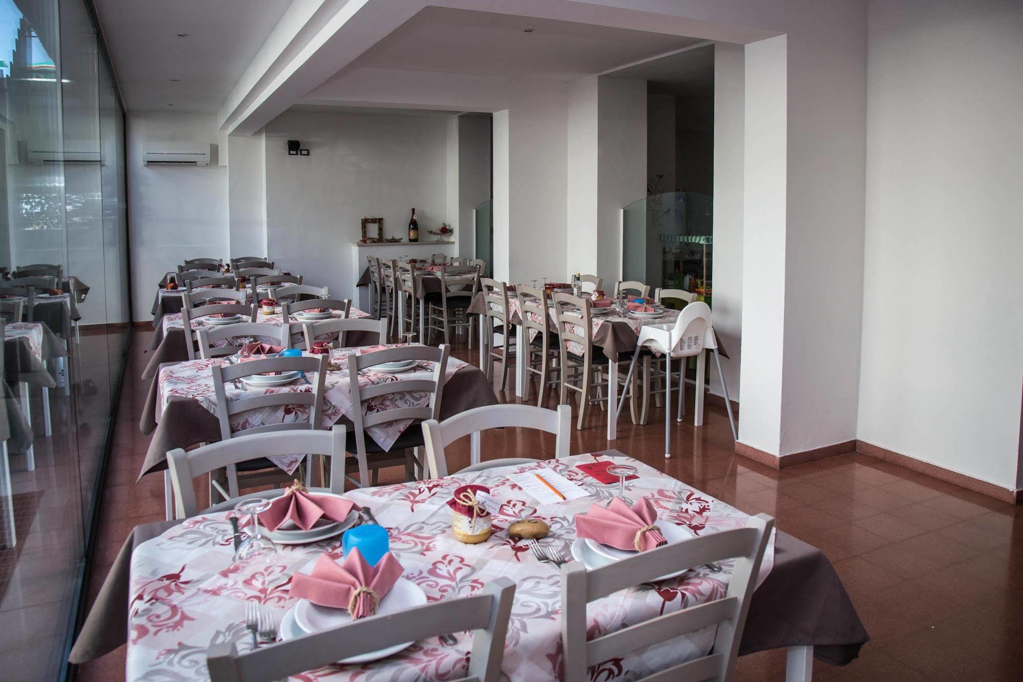 Hotel Sayonara Cattolica Exterior photo